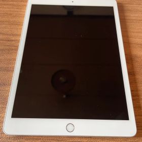 iPad (第7世代) Wi-Fi 32GB シルバー10.2