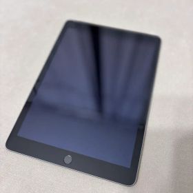 Apple iPad 第五世代 シルバー Cellularモデル