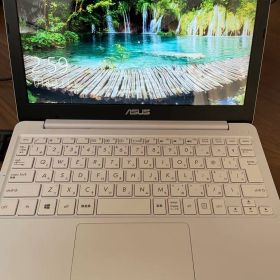 【美品】箱あり ASUS VivoBook ホワイト E203NA