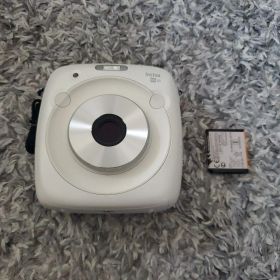 ハイブリッドインスタントカメラ Instax SQUARE SQ10