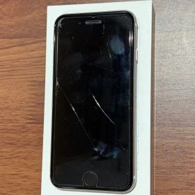 iPhone SE3 ホワイト 本体