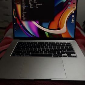 Apple MacBook Air M3 15インチモデルを出品します。