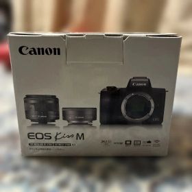 【即購入OK】CANON ミラーレス一眼EOS Kiss M ダブルレンズキット