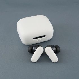 Anker Soundcore P30i 完全ワイヤレスイヤホン USED美品 A3959 サウンドコア ノイズキャンセリング ANC マイク IP54 ホワイト 完動品 V1845