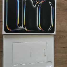 【美品】Apple iPad Pro 11インチ M4 256GB シルバー