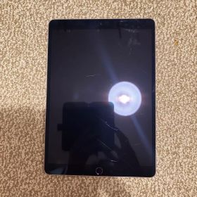 【カバー付き】iPad Pro 10.5インチWi-Fi + Cellular