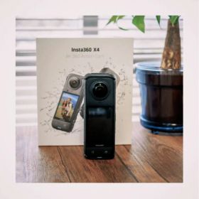 Insta360 X4