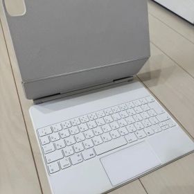 iPad Pro 12.9 Magic Keyboard ホワイト