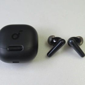 【中古品】Anker Soundcore Liberty 4 NC A3947 アンカー サウンドコア ワイヤレスイヤホン ブラック 送料無料！