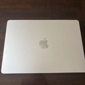 MacBook Air 13インチ M3 8GB/256GB