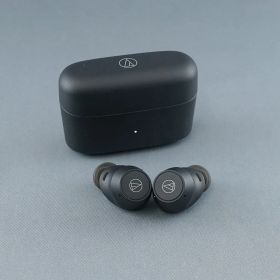 audio Technica ATH-CKS30TW+ 完全ワイヤレスイヤホン USED美品 ノイズキャンセリング ANC ヒアスルー機能 マイク IP55 完動品 V2225