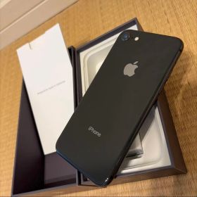 iPhone8 64GBスペースグレー SIMフリー 84%