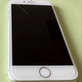 【iPhone7】美品 A1779 シルバー 日本国内版