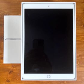 再値下げApple iPad Air (第3世代) シルバー 64GB おまけ付