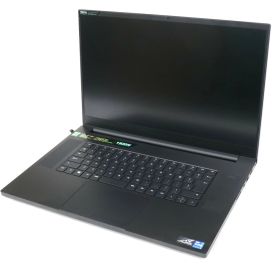 [中古] RAZER Blade17 ゲーミングノートPC (Core-i7-11800H/GeForce RTX3060/17.3型/16GB/165Hz) rz09-0406aja3-r3j1 ブラック [良い(B)]