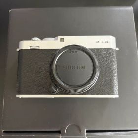 FUJIFILM X-E4 シルバー
