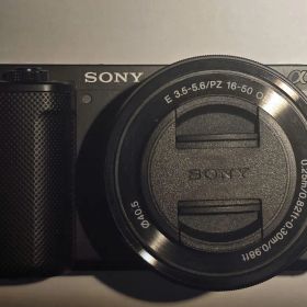 SONY α ZV-E10ミラーレスカメラ E 16-50mm