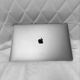 MacBook Pro 16インチ 2019 16GB 動作良好