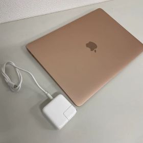 M08/04a2615☆MacBook Air 13inch (2020年)