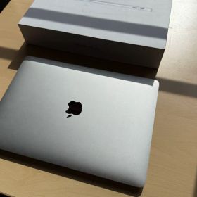Apple MacBook Air (M1, 2020) 本体