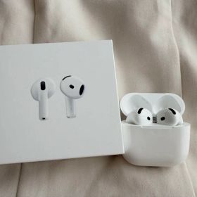 AirPods 4 本体箱付き