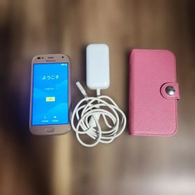 【中古美品】docomo らくらくスマートフォンme ゴールド 本体 F-01L