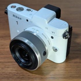 【極美品】Nikon ニコン 1 V1 ホワイト 薄型レンズキット 付属品完備