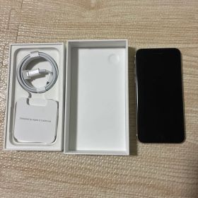 iPhonese3白本体64GBバッテリー残量80%充電コードと箱有