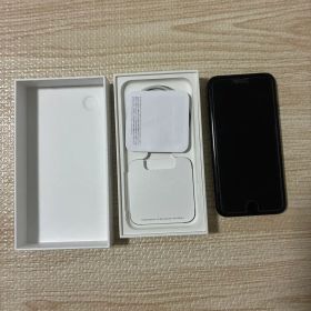 iPhone SE 3ブラック 本体64GBバッテリー残量75%充電コードと箱有