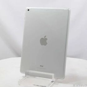 ソフマップ 〔中古品〕 iPad 第6世代 32GB シルバー MR6P2J／A docomoロック解除SIMフリー【348】