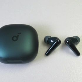 【中古品】ANKER Soundcore Liberty 4 Pro A3954 アンカー ワイヤレスイヤホン ディープグリーン 送料無料！