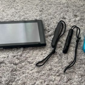 Nintendo Switch 本体 + Joy-Con（青）