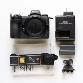 Nikon Z 6 ミラーレス一眼カメラ