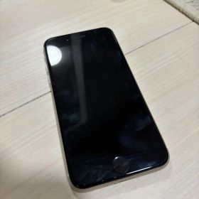 iPhoneSE 第3世代 スターライト64GB 本体 5/2〜6発送不可