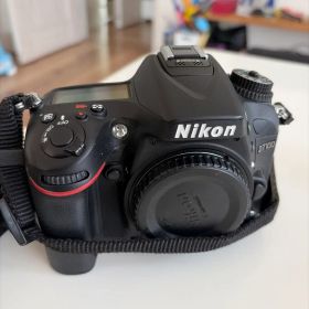 箱付きNikon D7100 デジタル一眼レフカメラジャンク品