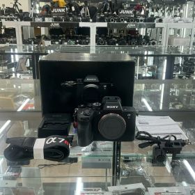 ソニー SONY デジタルカメラ ミラーレスα7R V 黒 ILCEー7RM5【中古】