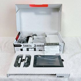ニンテンドースイッチ(Nintendo Switch)の美品 付属品完備 2017年 初期型 ニンテンドースイッチ グレー 【0128】(家庭用ゲーム機本体)