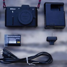 美品 シャッター数2725 Nikon 1 V1 本体、充電器、バッテリー