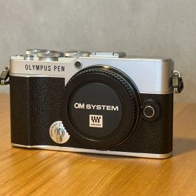OLYMPUS PEN E-P7