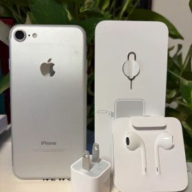 iPhone7本体セット シルバー SiMピン付き