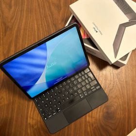 iPad Pro 11インチ 第3世代 マジックキーボード バッテリー93%