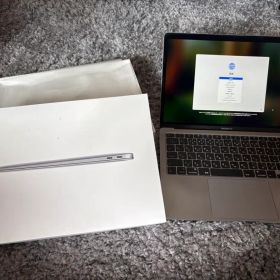 MacBook Air 13.3インチ 512GB Intel Core i5