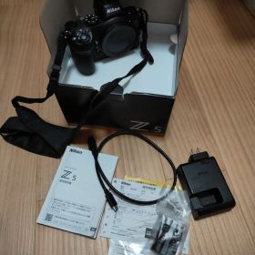 Nikon Z 5 デジタル一眼レフカメラ 本体