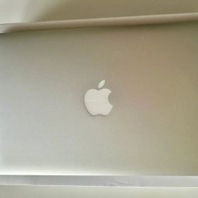 Apple MacBook Air 11インチ 128GB