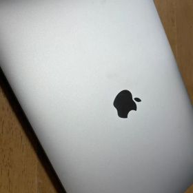 MacBook Air 13インチ（2018） バッテリー充放電回数：112回