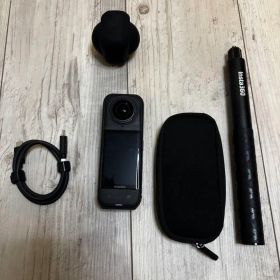 Insta360 X5 本体＋純正アクセサリーセット