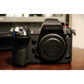 パナソニック(Panasonic)のLUMIX DC-S1有償アプデ済ボディー★美品 Panasonic(ミラーレス一眼)