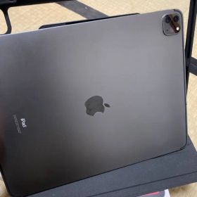 iPad Pro 12.9インチ 第4世代 1TB