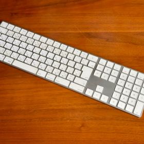 Apple Magic Keyboard（純正）