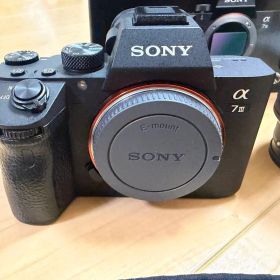 SONY α7 III ミラーレスカメラとズームレンズセット
